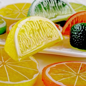 5pcs / lot Tranches de citron artificielles, Fruits artificiels, Mini tranches de citron, Modèle de faux fruit en plastique, Décoration de mariage de fête