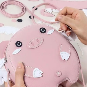Joli sac artisanal en cuir de cochon fabriqué à la main pour faire des matériaux Joli sac en cuir synthétique polyuréthane pour faire soi-même Mini sac accessoires de couture faits main