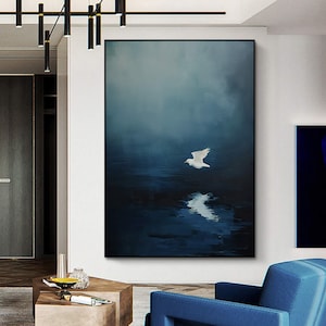 Grote blauwe vogel muurkunst minimalistische getextureerde canvaskunst Peaceful Living Room Decor