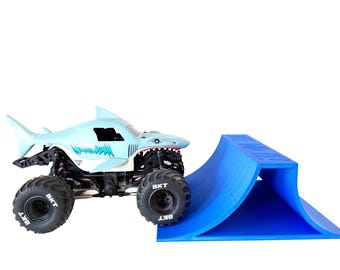 Jeff Did It! - 1/16-1/18th Monster Truck Stunt Ramp A - 260MM Wide 260mm Deep 104mm High - Includes 9 Anti Slip Rubber Feet - Catch Big Air!