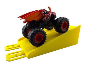 ¡Jeff lo logró! - Rampa para camiones monstruo medianos/autos de 2 carriles a escala 1/64 - Funciona en pistas calientes - Impreso en 3D - Diseñado y fabricado en Estados Unidos