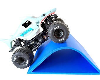 Jeff Did It! - 1/16-1/18th RC Monster Truck Ramp C - 260MM Wide 272mm Deep 103mm High - Includes 8 Anti Slip Rubber Feet - Catch Big Air!