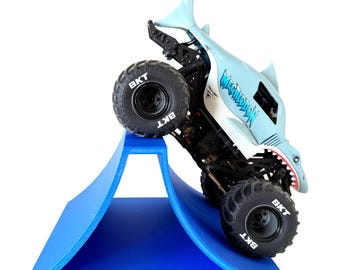 Jeff Did It! - 1/16-1/18th Monster Truck Stunt Ramp B - 260MM Wide 245mm Deep 131mm High - Includes 9 Anti Slip Rubber Feet - Catch Big Air!