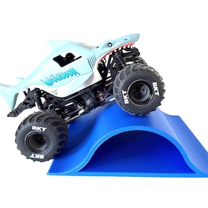 Jeff Did It! - 1/16-1/18th Monster Truck Ramp D - 260MM Wide 260mm Deep 80mm High - Includes 8 Anti Slip Rubber Feet - Catch Big Air!