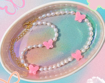 Colar gargantilha de pérolas de água doce iridescentes rosa borboleta