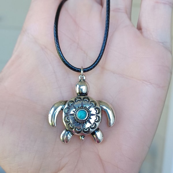 Southwestern Turtle Pendant, Southwestern Jewelry, Turquoise Turtle Necklace, Silver Turtle Necklace, Turquoise Pendant, Ocean Jewelry