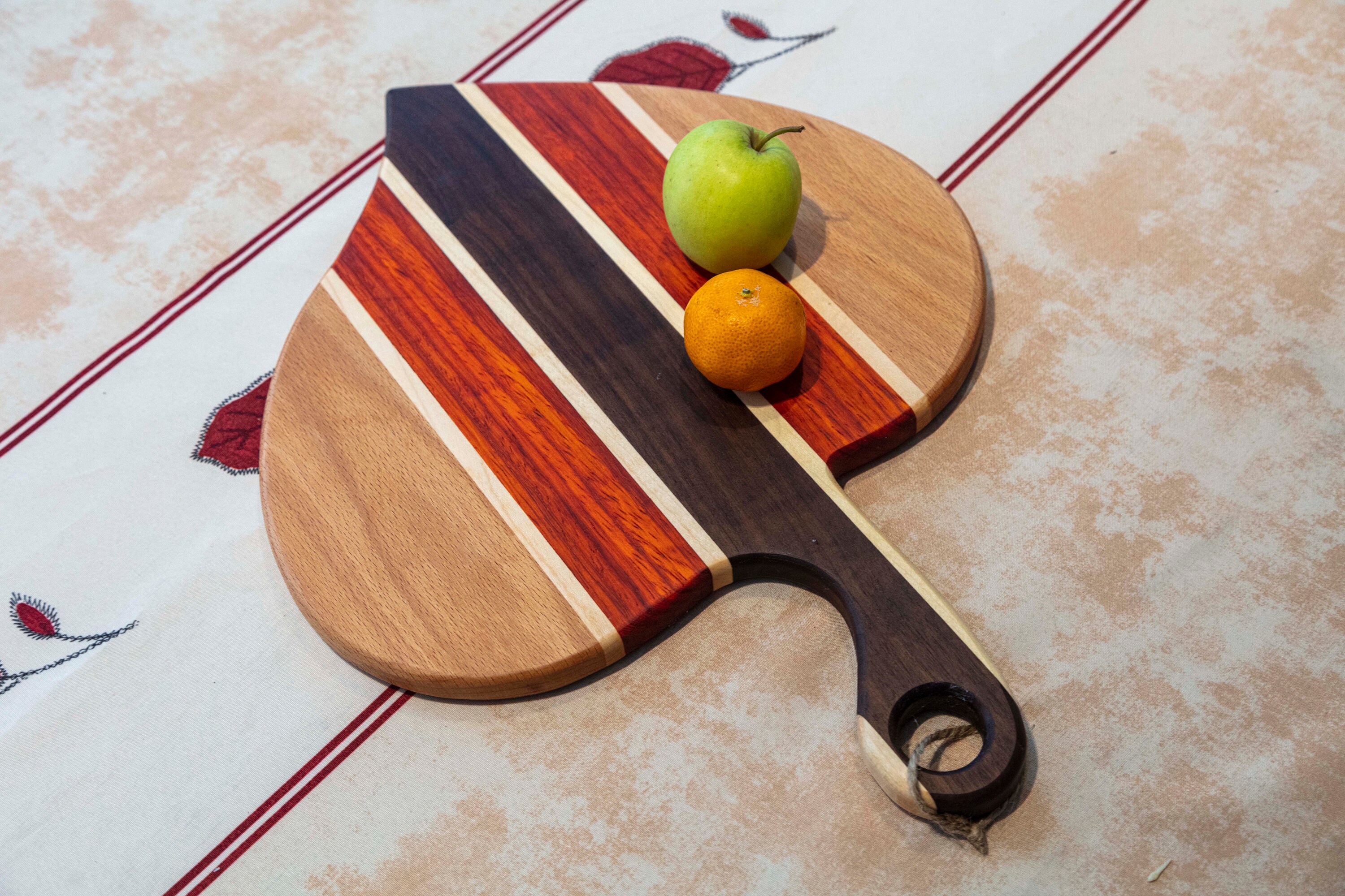 Leaf Shaped Cutting/ Serving Board Etsy UK