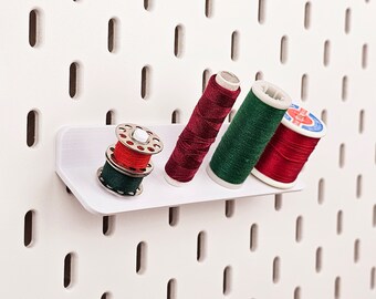 Organizador de hilo de coser Skadis Pegboard: soporte para 4 carretes