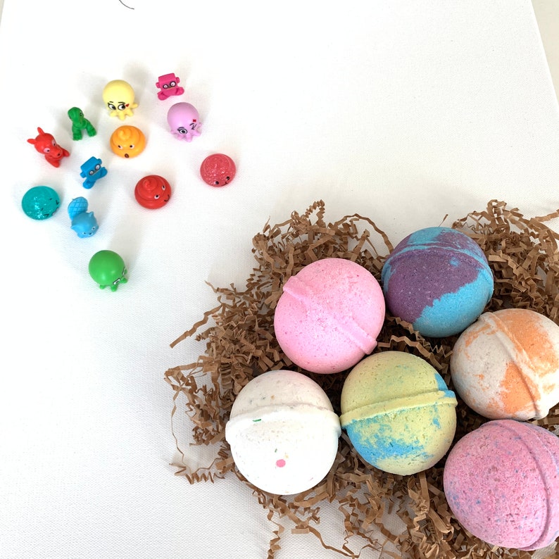 Bath Bombs With Surprise Toys Inside, Stocking Stuffers, Set of 6 Bath