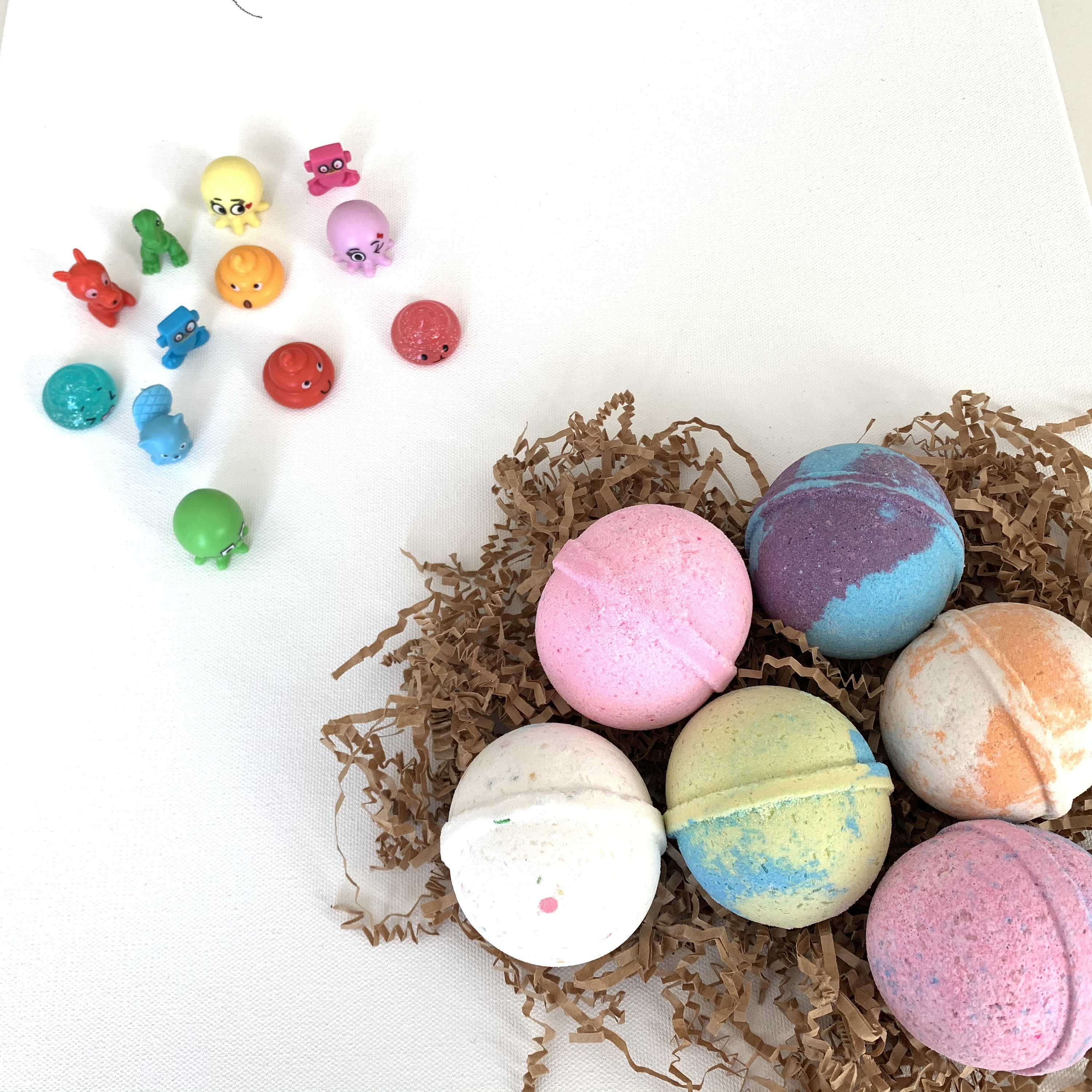 Bath Bombs With Surprise Toys Inside, Stocking Stuffers, Set of 6 Bath