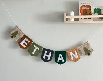 Banner de nombre de fieltro de bosque: decoración personalizada para habitación infantil