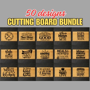 Puede incluir: Una colección de 50 diseños para tablas de cortar con varias citas y refranes sobre el tema de la cocina. Los diseños se muestran sobre un fondo negro con textura de madera.