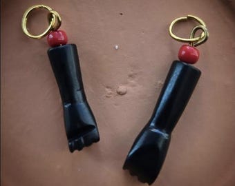 Azabache Hand