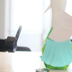 Craft Scraper Tool for Vinyl, Glue, Wax & Sticky Residue (Craft Teal)