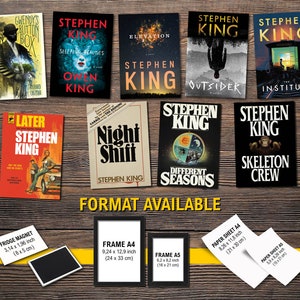 Può includere: Una collezione di copertine di libri di Stephen King in vari formati, tra cui magneti per frigorifero, stampe incorniciate e fogli di carta. Le copertine presentano diversi titoli, tra cui "Sleeping Beauties", "Elevation", "The Outsider", "The Institute", "Later", "Night Shift", "Different Seasons" e "Skeleton Crew".