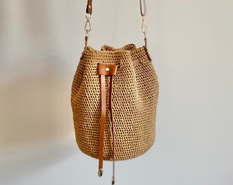 Raffia Drawstring Bag, Natural Bucket Raffia Bag, Shoulder bag with Leather Strap, Straw Crossbody Bag, Pouch bag, Wowen straw,Travel Bag