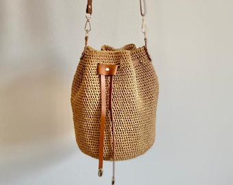 Sac à cordon en raphia, sac seau en raphia naturel, sac à bandoulière avec lanière en cuir, sac à bandoulière en paille, sac pochette, paille tissée, sac de voyage