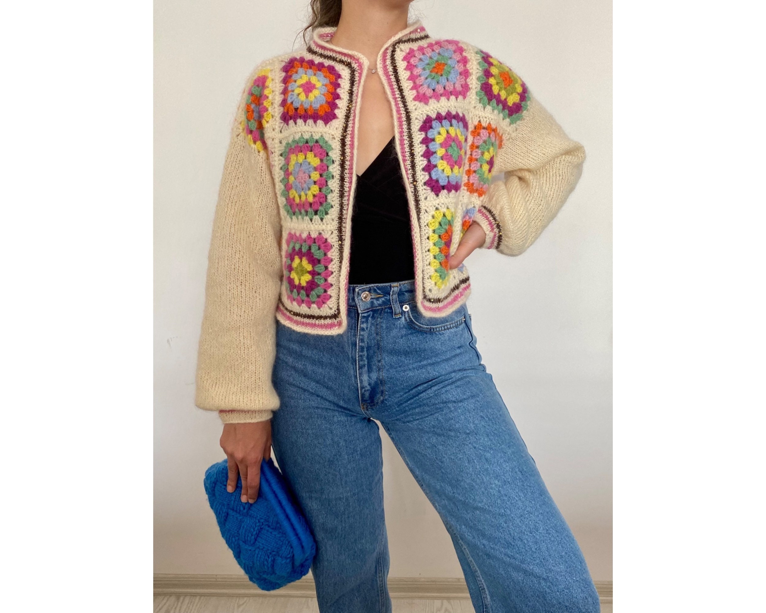 Pull Rose Carmine Avec Cœurs Brodés - Mohair Et Soie, Manches Longues, Fait Main