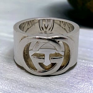 Vintage GUCCI Sterling Silver Ring Interlocking Trademark Design  