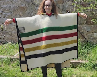 Poncho in lana con cappuccio: mantello a righe, poncho a righe fatto a mano, capospalla artigianale riciclato
