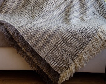 Native Ethnic Raw 100% Wool Winter Blanket Queen Size Handwoven Organic Heavy Wool Throw Plaid, Cozy Soft Warm Bedroom, Raw Undyed Lambswool