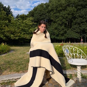 Manta de lana orgánica para acampar, manta minimalista de lujo, manta de cama de invierno imagen 8