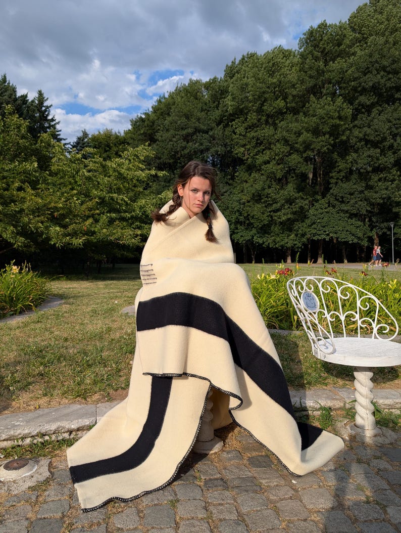 Manta de lana orgánica para acampar, manta minimalista de lujo, manta de cama de invierno imagen 8