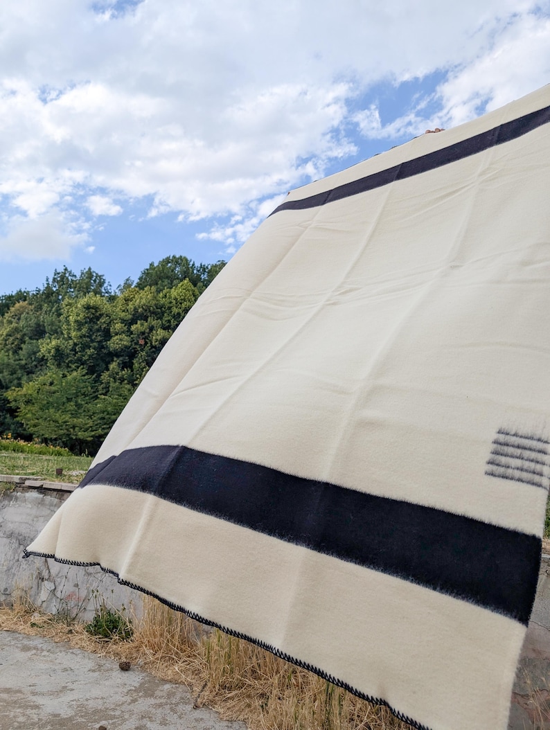 Manta de lana orgánica para acampar, manta minimalista de lujo, manta de cama de invierno imagen 2