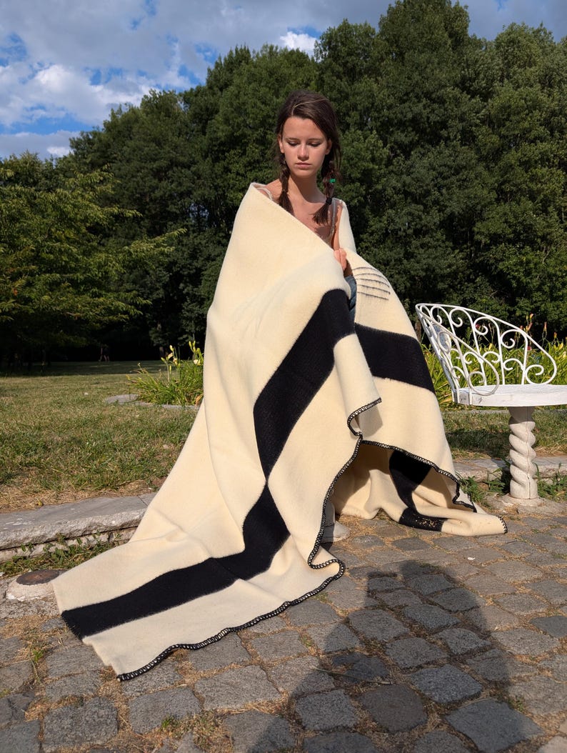 Manta de lana orgánica para acampar, manta minimalista de lujo, manta de cama de invierno imagen 12