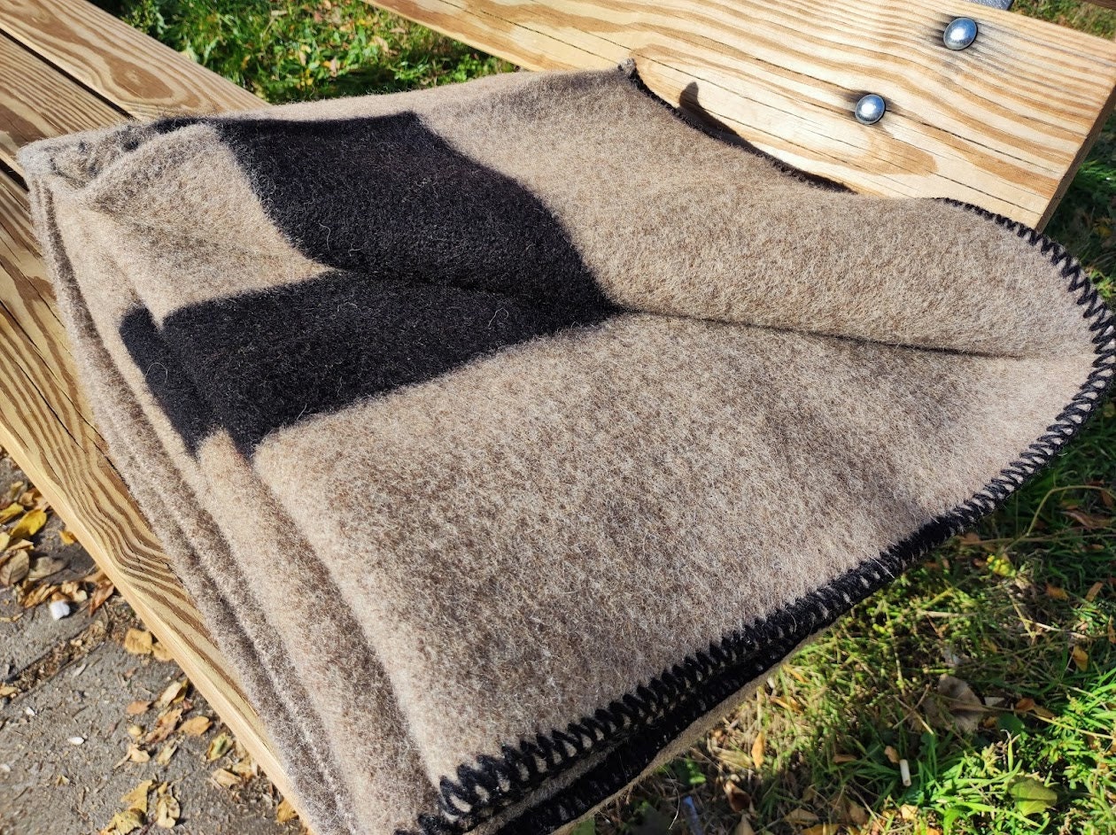 Hudsons Bay Blanket, Point Blanket, Replica, American Pioneer Thick Camp Blanket, Pendleton