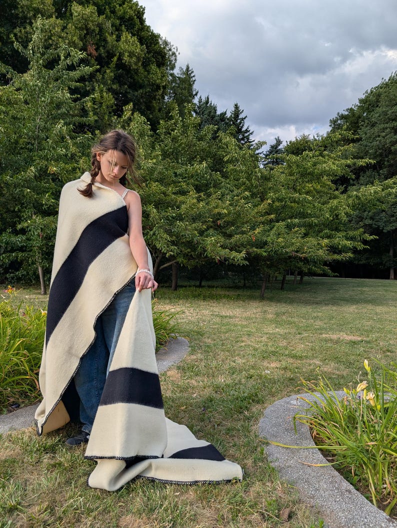 Manta de lana orgánica para acampar, manta minimalista de lujo, manta de cama de invierno imagen 10