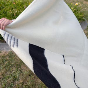 Manta de lana orgánica para acampar, manta minimalista de lujo, manta de cama de invierno imagen 15