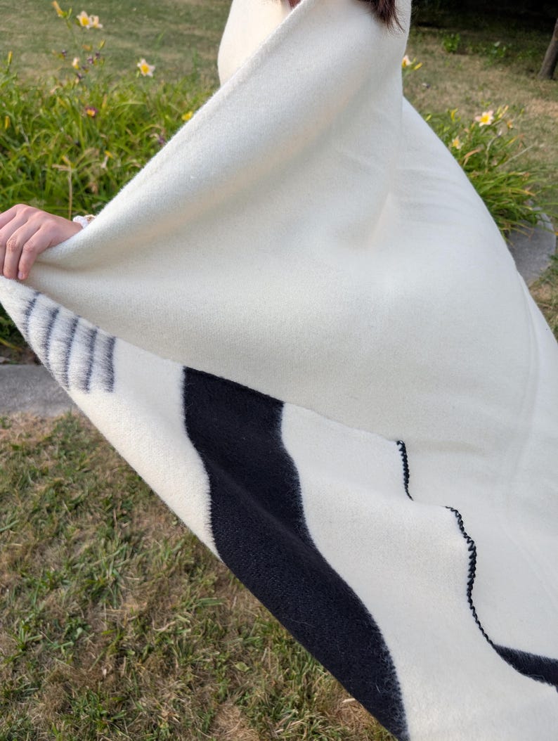Manta de lana orgánica para acampar, manta minimalista de lujo, manta de cama de invierno imagen 15