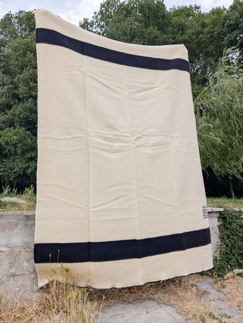 Manta de lana orgánica para acampar, manta minimalista de lujo, manta de cama de invierno imagen 3