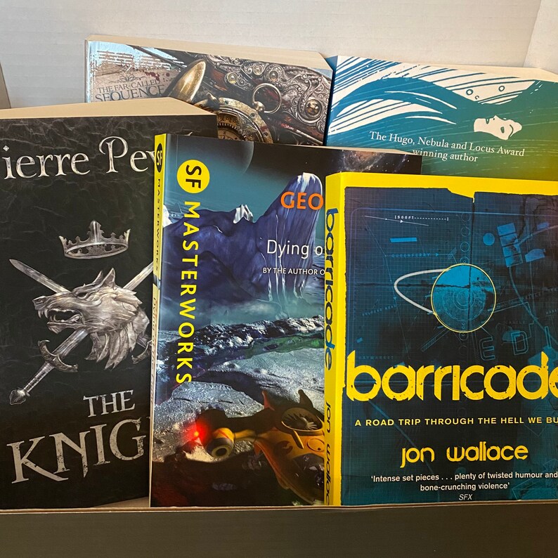Fiction Book Mystery Box / Novel / Horror / Sci-Fi / Fantasy / Crime / Gift Box / Horror Book / Horror Gift / Gift Idea