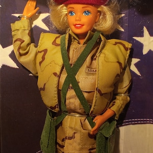 Vintage 1992 Army Stars ’n Stripes Doll Special Edition Barbie Mattel# 1234 NIB NRFB