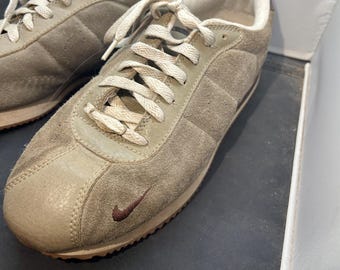 Zapatillas Nike vintage de ante color tostado con cordones y caña baja para hombre talla 10.5