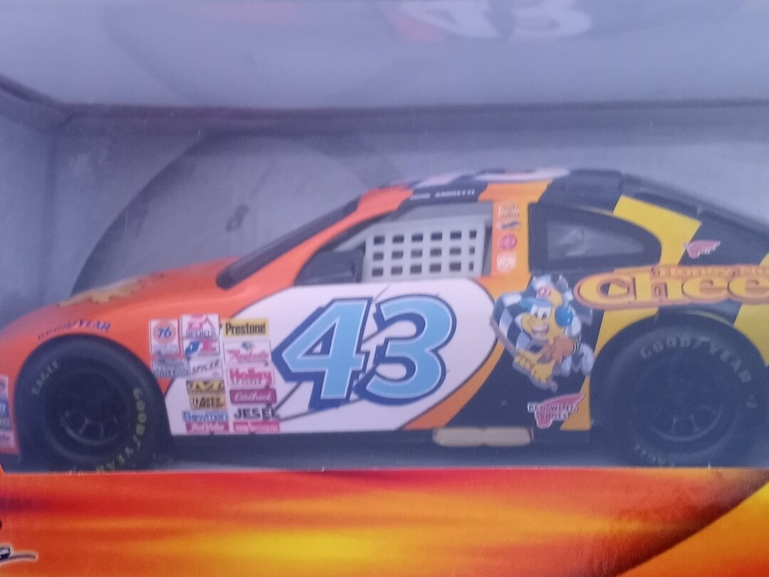 Vintage 2002 Hot Wheels NASCAR Diecast: Honey Nut Cheerios #43