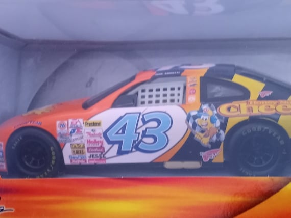 Vintage 2002 Hot Wheels NASCAR Diecast: Honey Nut Cheerios #43