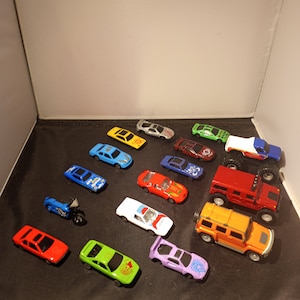 Vintage LOT of 16 toy cars
