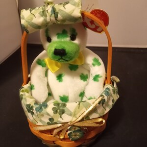 Vintage 2001 Ty Beanie Baby CLOVER in an Longaberger Basket