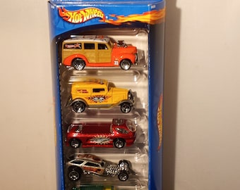 Vintage 2000 Hot Wheels &quot;SKATEBOARDERS&quot; 5 Car Gift Pack #50036 NIB NRFB
