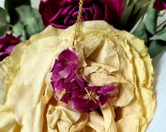 Halskette Resin Kunstharz Trockenblumen Rosenblätter Hortensien Mond Herz Liebe