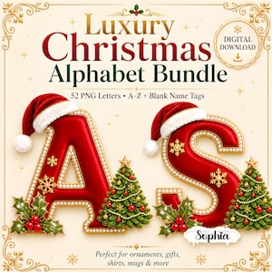 Puede incluir: Un paquete de descarga digital con el texto Luxury Christmas Alphabet Bundle, 52 letras PNG A-Z y etiquetas en blanco. Las letras A y S son rojas con bordes de perlas, llevan gorros de Papá Noel y están decoradas con acebo y árboles.