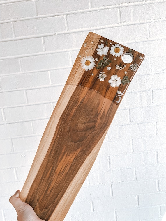 Kitchen & Dining Acacia Serving Board with Dried Flowers Spring Flower