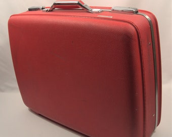 American Tourister Luggage Red/Cherry