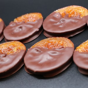 Organic candied Orange dipped in 70% Bean to Bar Artisan Dark Chocolate. Vegan, Gluten-free. 0,5lbs