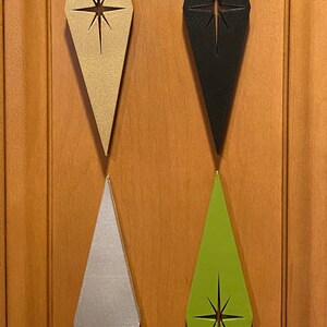 Colors - Gold, Black, Silver, Green