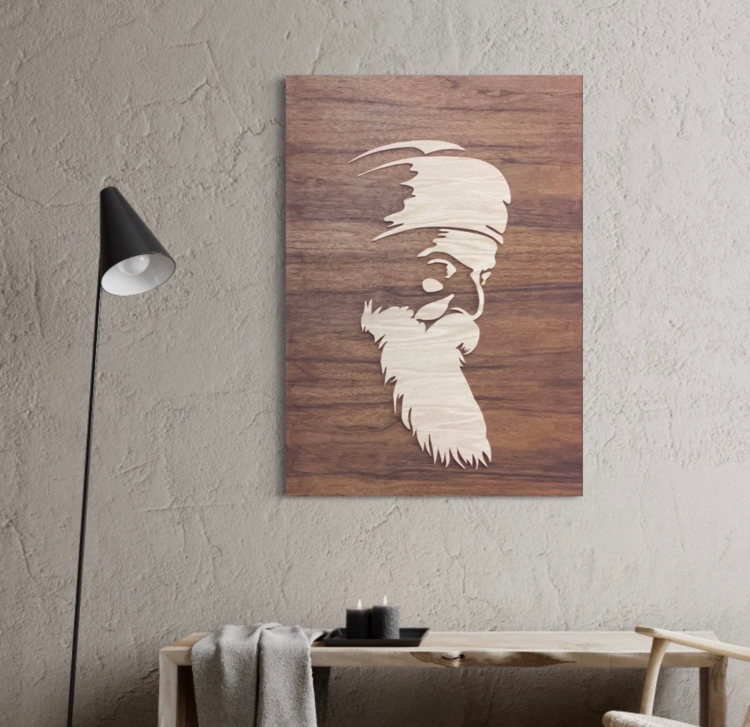 Handcrafted wooden portrait of Guru Nanak dev ji -  Nederland