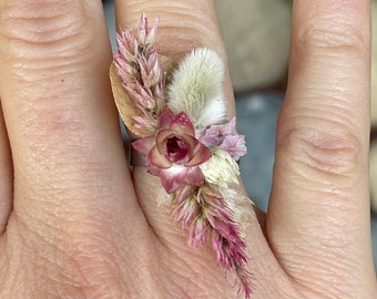 Mauve Dried Flower Ring